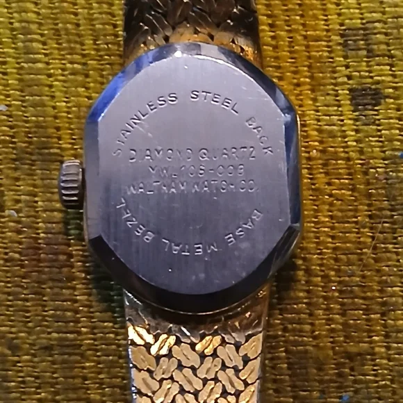 Vintage Waltham Diamond Quartz Women's Watch - Picture 7 of 9